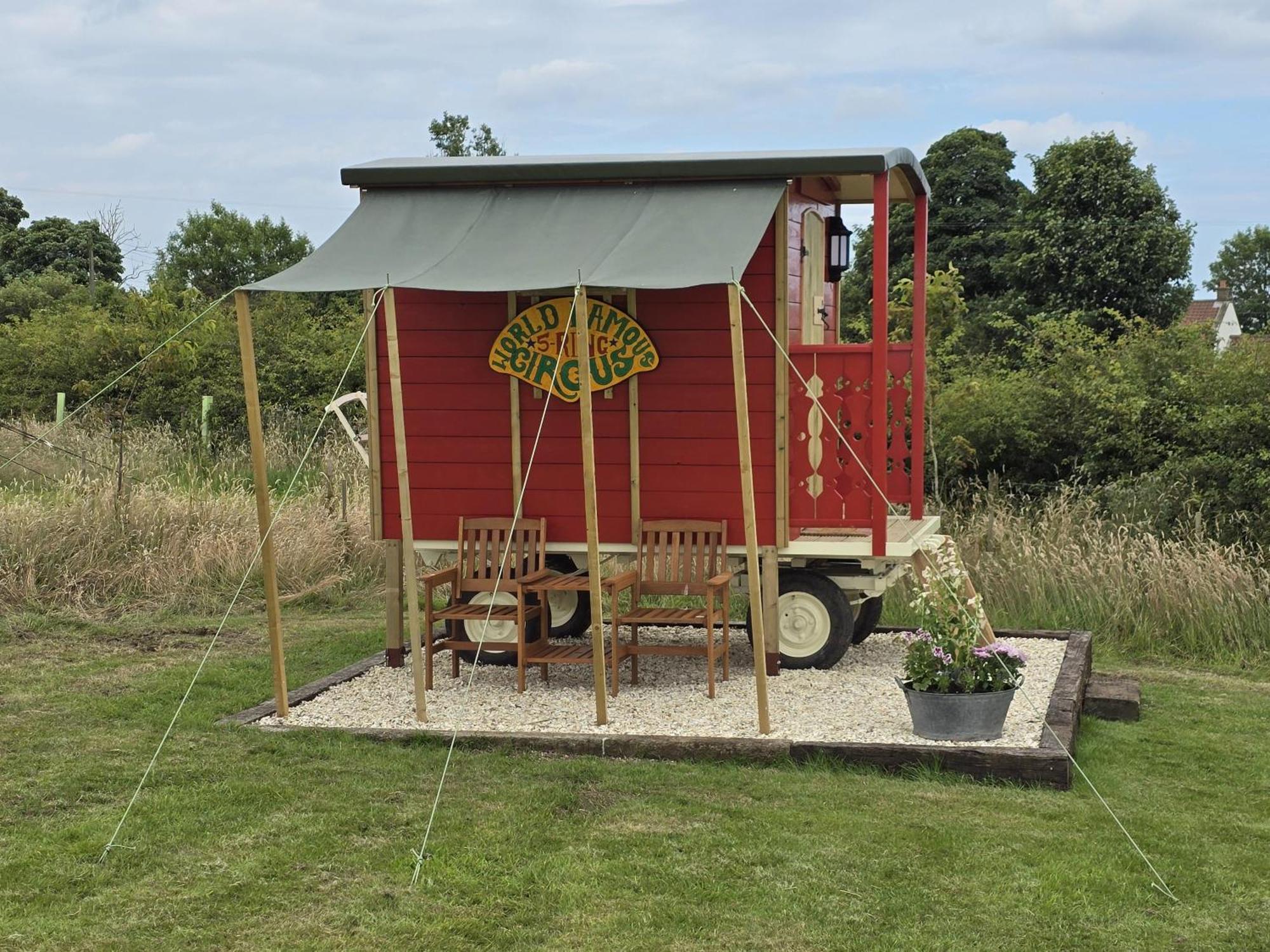 Restored Circus Wagon Saltburn-by-the-Sea Buitenkant foto