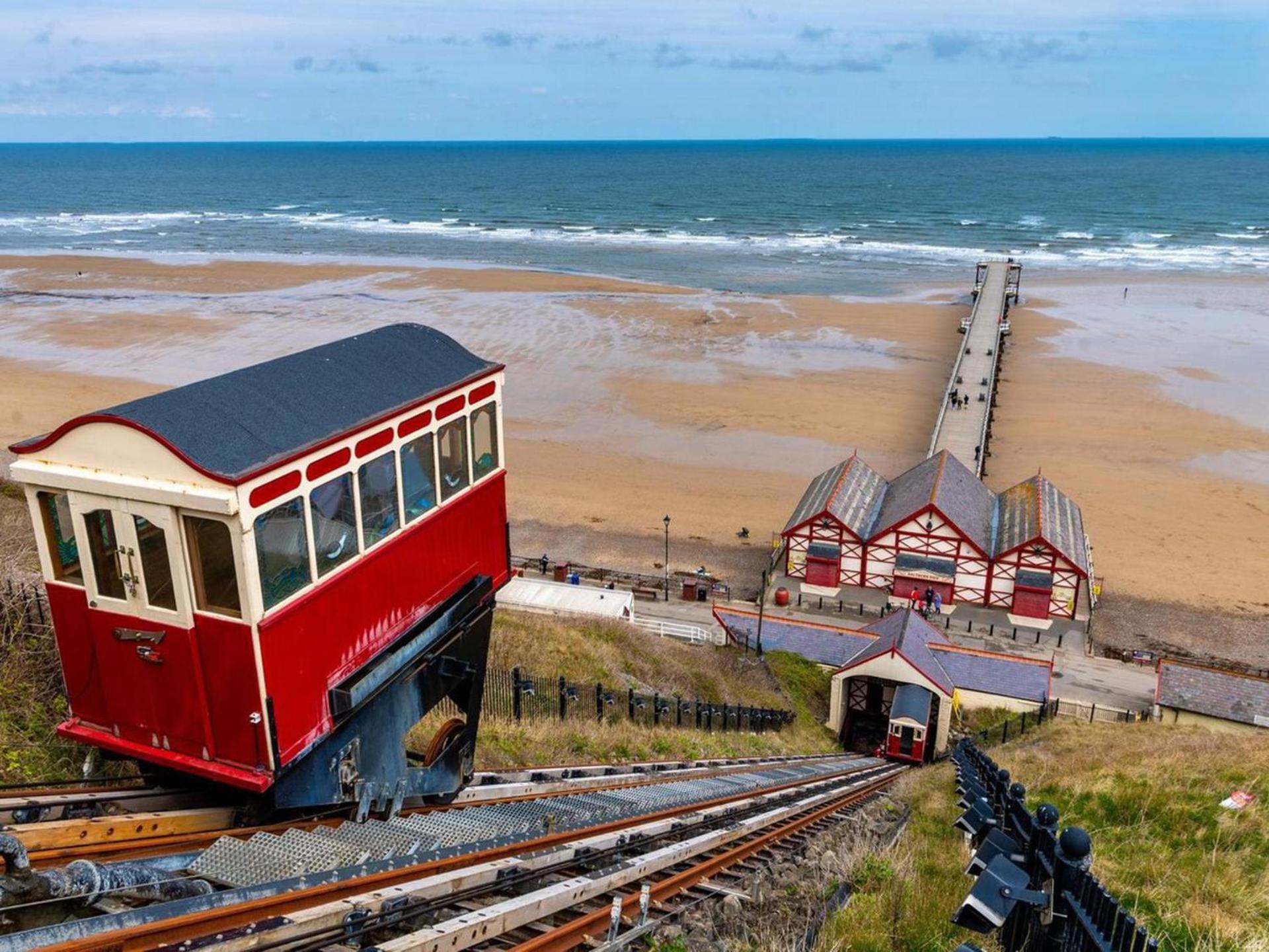 Restored Circus Wagon Saltburn-by-the-Sea Buitenkant foto